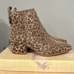 Francesca’s Boutique Very G Dynamite‎ Leopard Bootie 6 New NIB